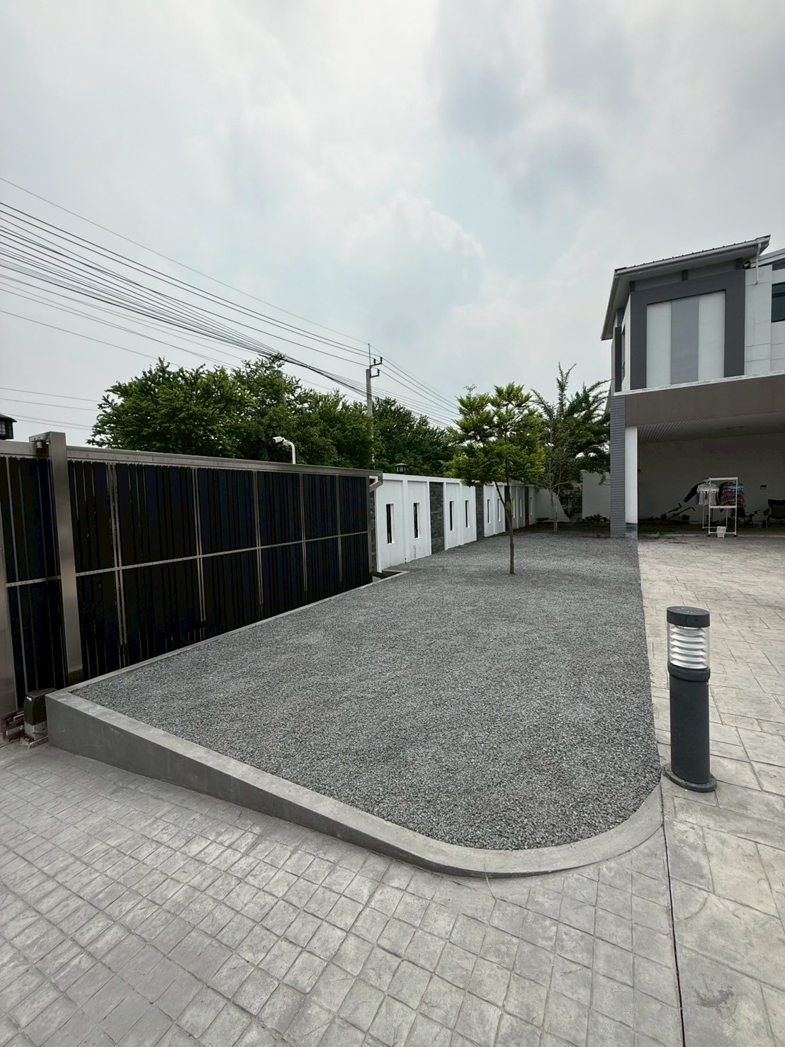 งานลานหินเกล็ดรอบบ้าน รูปที่ 1