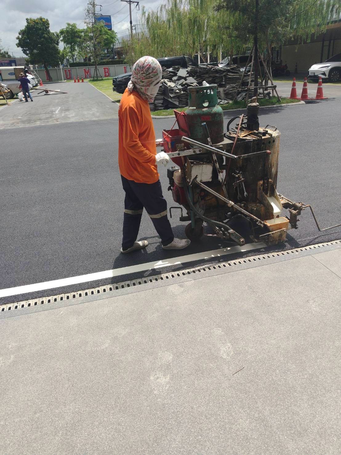 งานตีเส้นจราจร รูปที่ 1