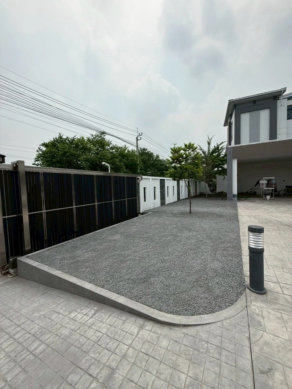 ภาพหน้างานหินเกล็ดบริเวณหน้าบ้าน